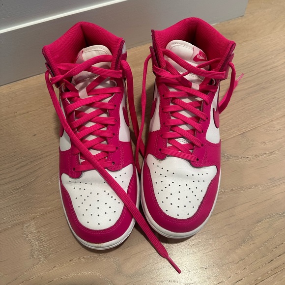 Pink Nike dunks high - Picture 2 of 3